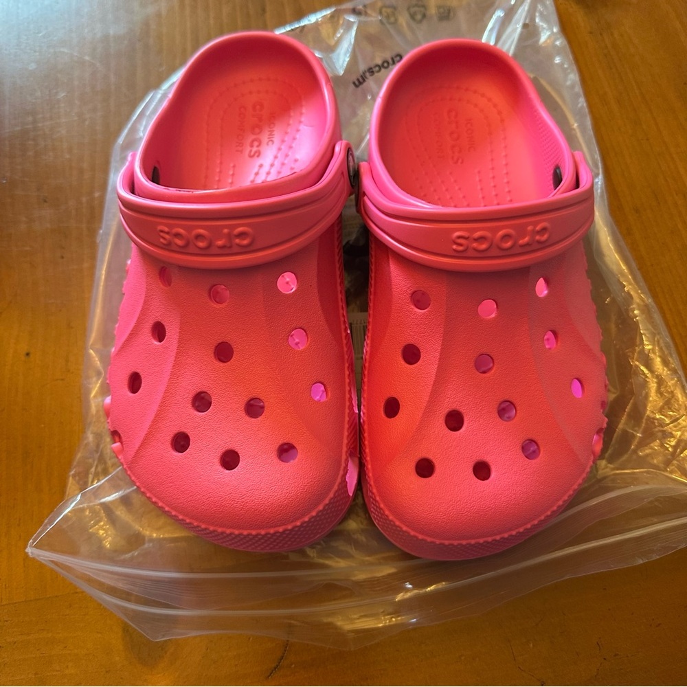 Crocs Bright Pink Kid’s Clog